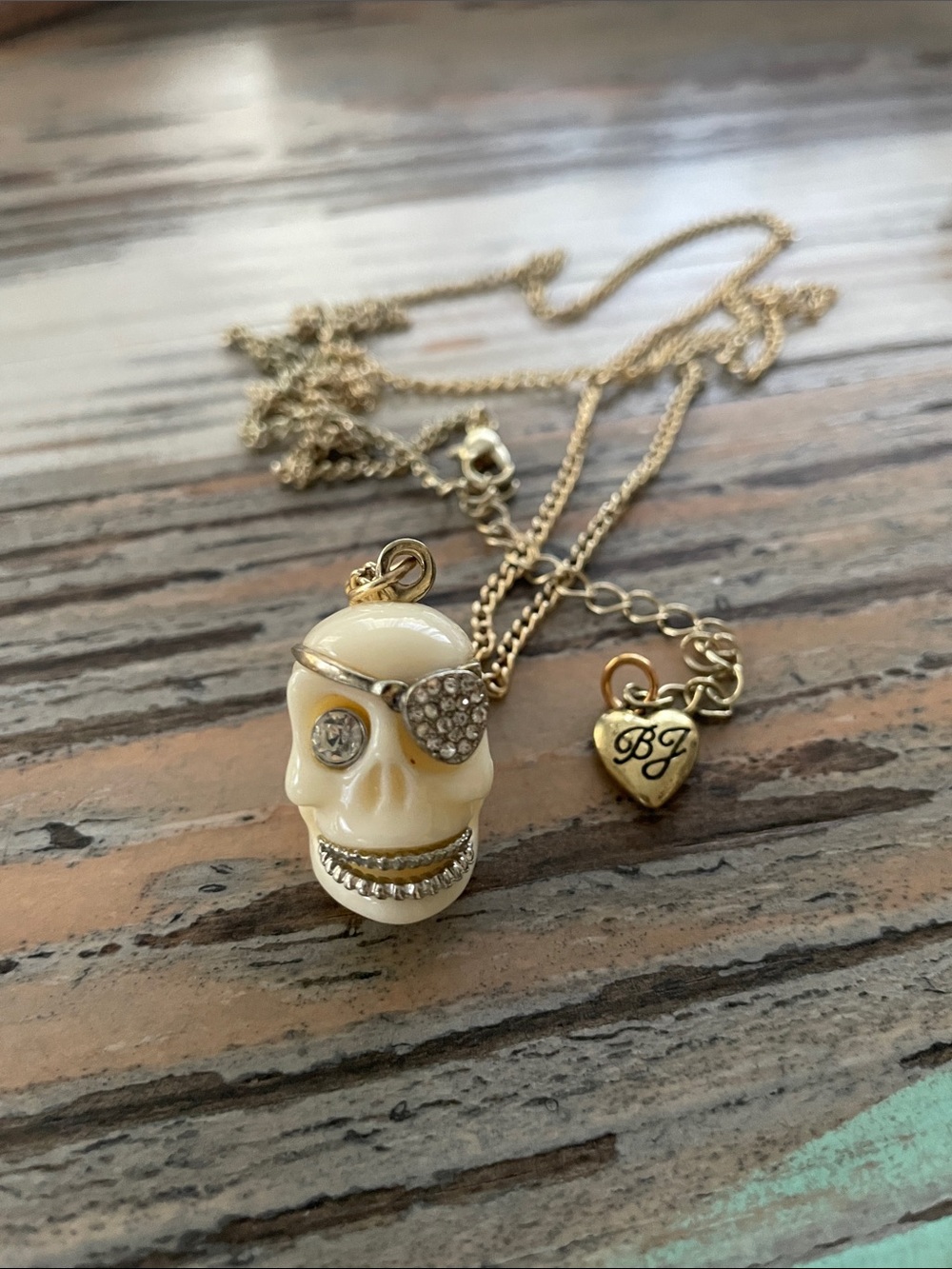 Gold-Tone Skull Pendant Necklace with Crystal Eye and Eyepatch - Cream Skull